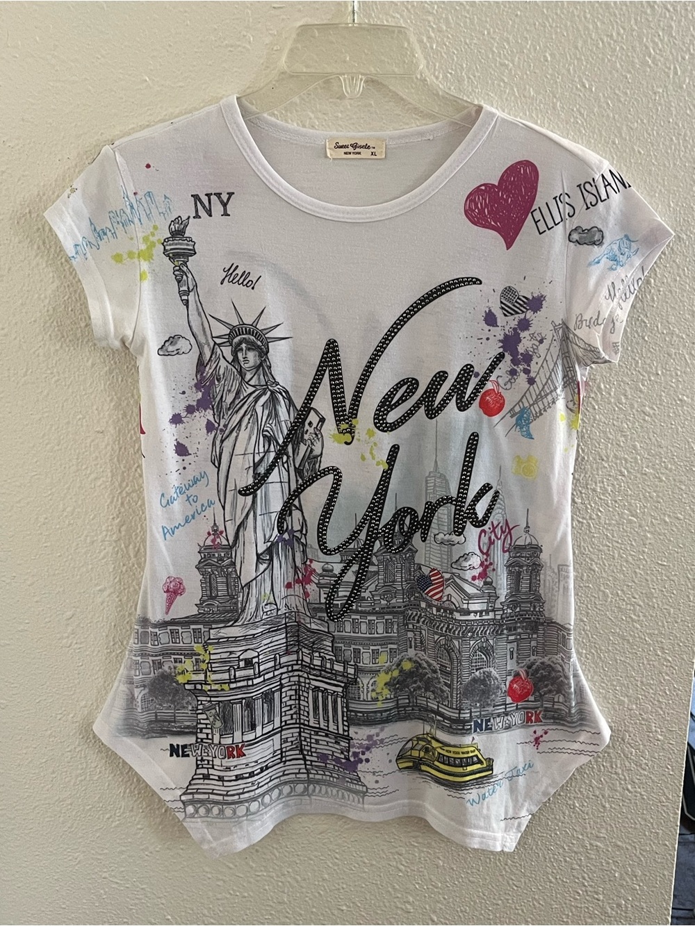 Sweet Gisele New York Graphic Tee with Statue of Liberty